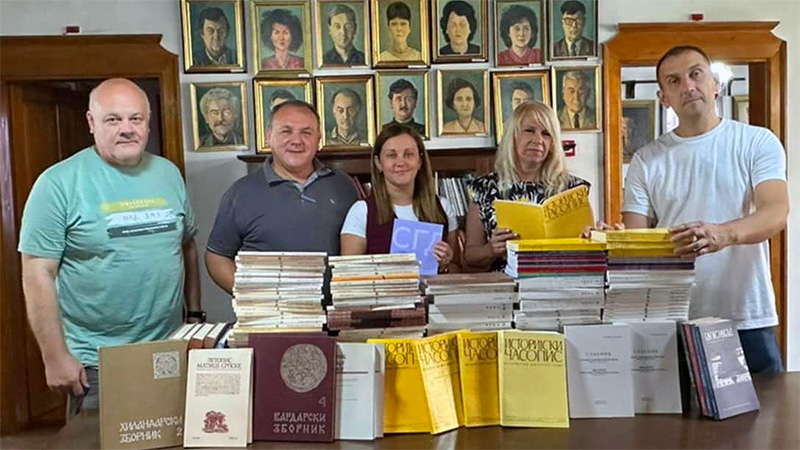 Dragan Vidosavljević poklonio 300 naslova – biblioteka formira legat