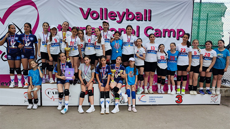 Odbojkaška bajka u Jagodini: Zlato, srebro i MVP priznanje za OK „Vlasina“