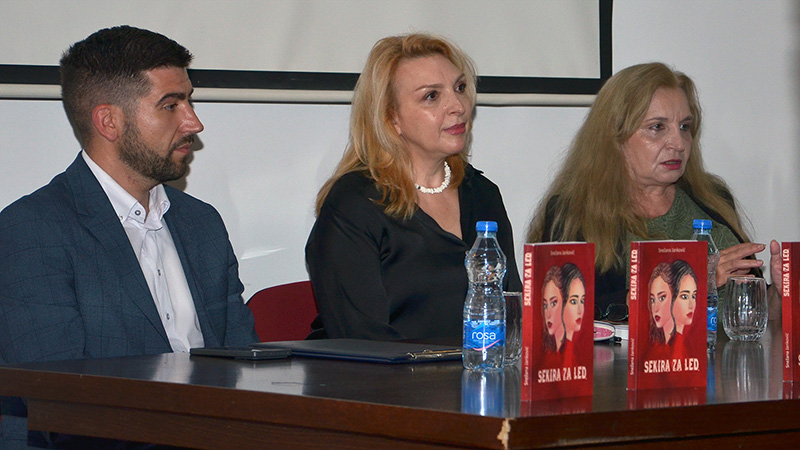 Predstavljen roman „Sekira za led“ autorke Snežane Janković